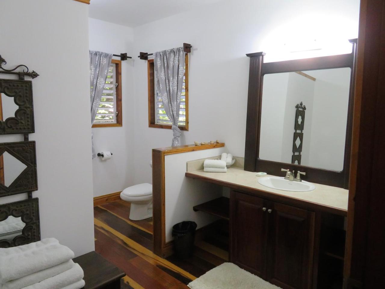 Hickatee Cottages, Belize, Central America Punta Gorda Exterior photo